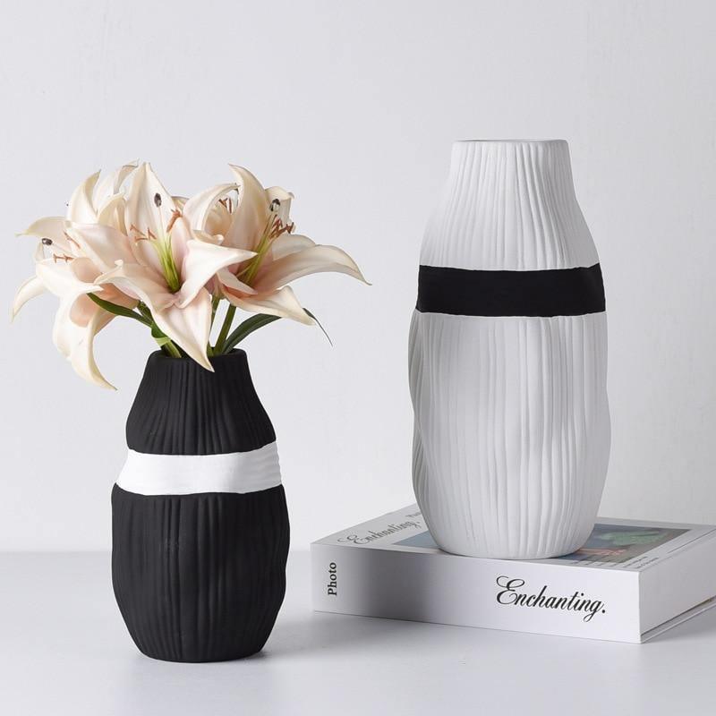 Contrast Ribbon Textured Ceramic Vase